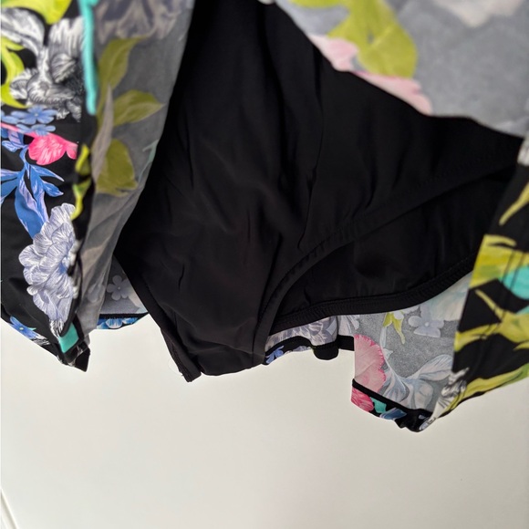 Floral Swimdress. 22W. - Picture 4 of 9